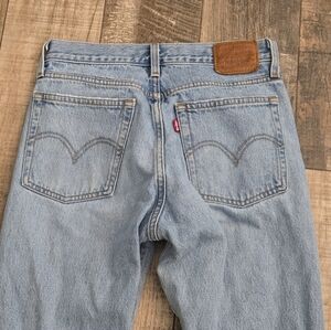 Levi's Premium Wedgie Straight Distressed Jeans 26 Measures 28x28